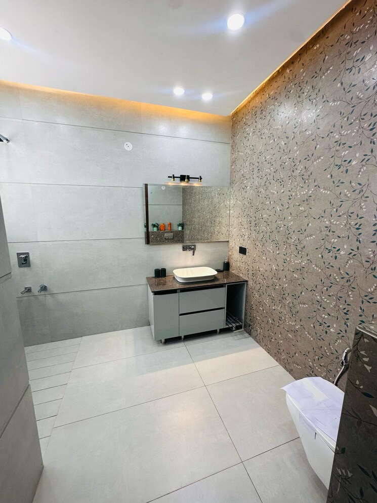 Bathroom, vip road 3 Bedroom 115 Sq.Yd. Villa In Vip Road Zirakpur 9322931