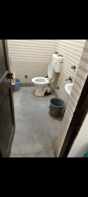 Bedroom in 1 BHK Builder Floor at Mayur Vihar Phase 1 Extension – for Rent