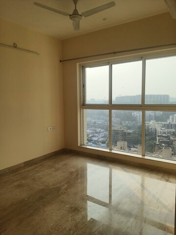 Room in 2 BHK Apartment at LnT Veridian, Powai – for Rent