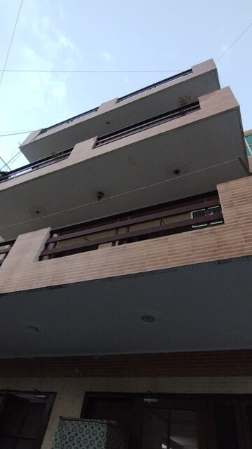 Furnished Amenities in 3 BHK Builder Floor at Sector 7 – for Sale