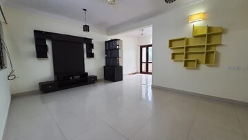 Room in 2 BHK Apartment at Whitefield – for Rent