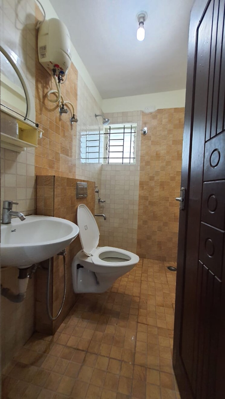 Bathroom, whitefield 2 Bedroom 1300 Sq.Ft. Apartment In Whitefield Bangalore 9322968