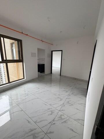Room in 1 BHK Apartment at Raymond Aashiyana, Vartak Nagar – for Rent