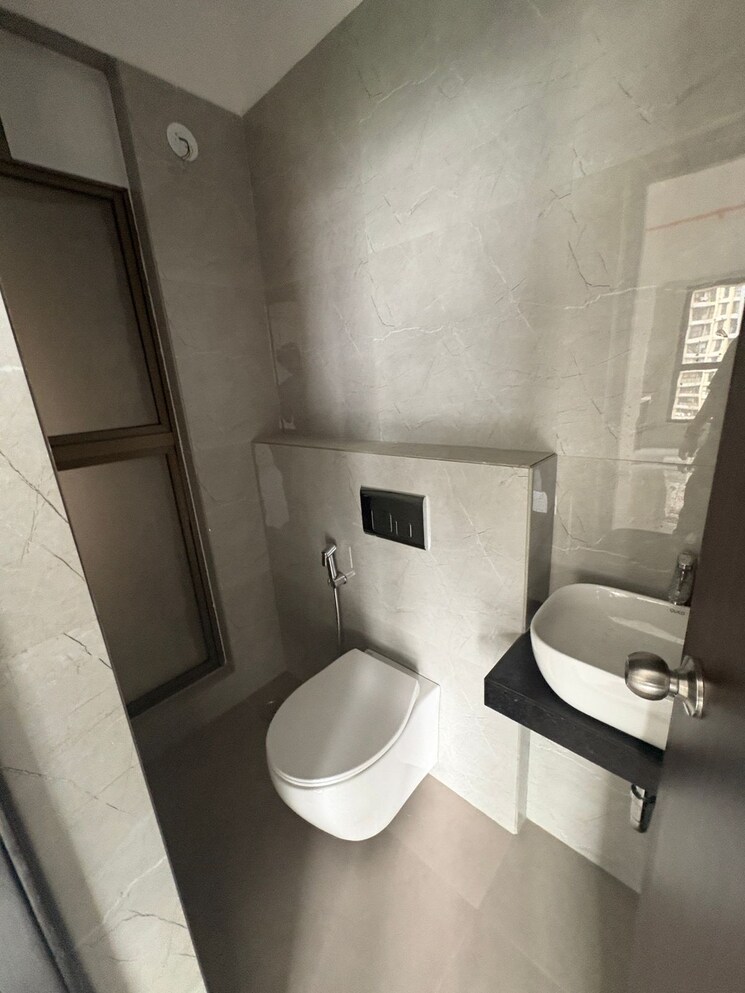 Bathroom, raymond-aashiyana 1 Bedroom 430 Sq.Ft. Apartment In Vartak Nagar Thane 9322991