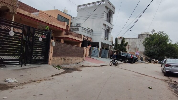 Exterior View, new colony 5 Bedroom 210 Sq.Yd. Independent House In New Colony Gurgaon 9323020