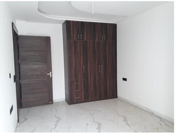 Room in 3 BHK Builder Floor at Sector 14 – for Sale