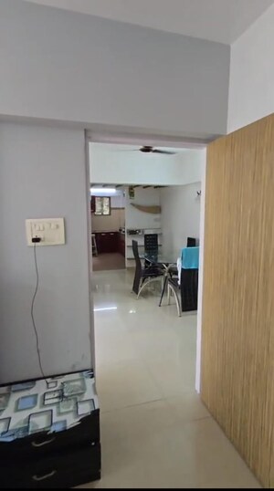 Room in 2 BHK Apartment at Sethia Kalpavruksh Heights, Kandivali West – for Rent