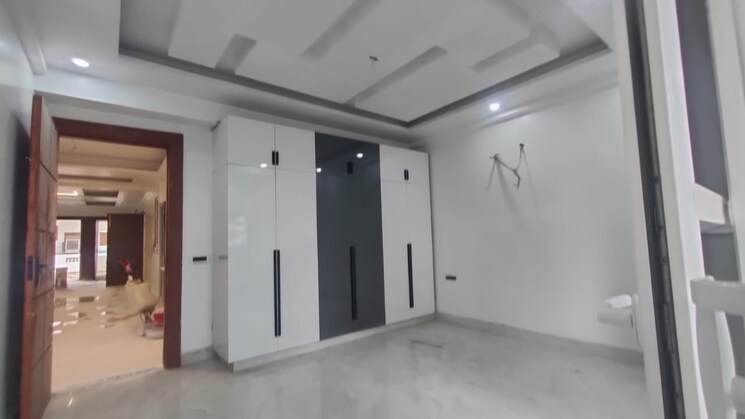 Room, sector 14 4 Bedroom 300 Sq.Yd. Builder Floor In Sector 14 Gurgaon 9323044