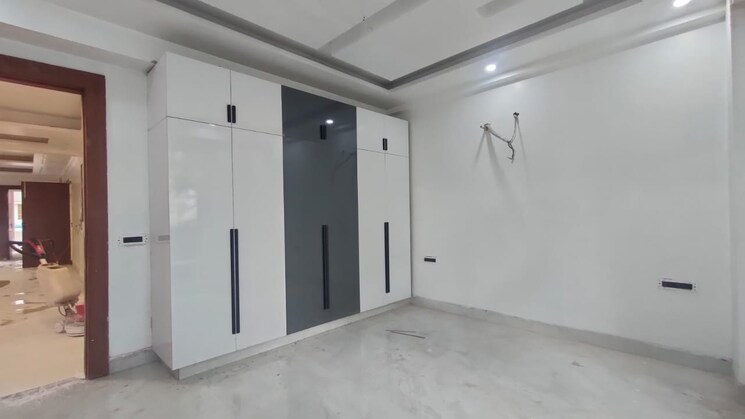 Room, sector 14 4 Bedroom 300 Sq.Yd. Builder Floor In Sector 14 Gurgaon 9323044