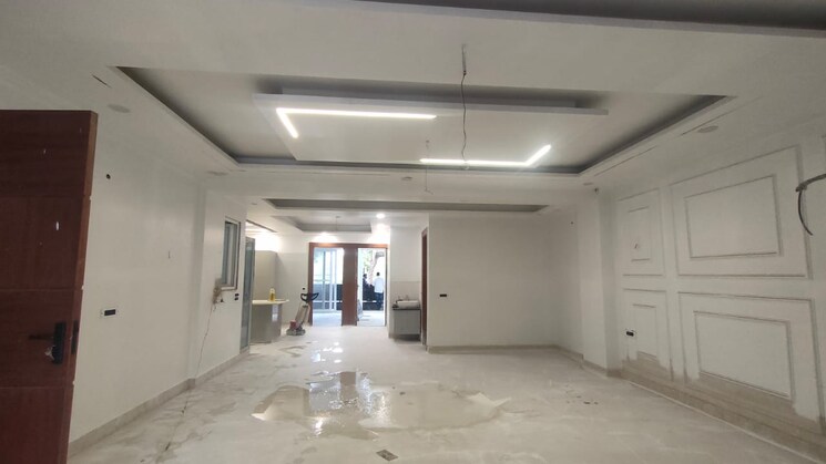 Room, sector 14 4 Bedroom 300 Sq.Yd. Builder Floor In Sector 14 Gurgaon 9323044