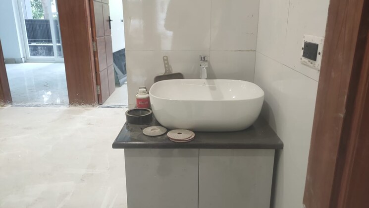 Bathroom, sector 14 4 Bedroom 300 Sq.Yd. Builder Floor In Sector 14 Gurgaon 9323044