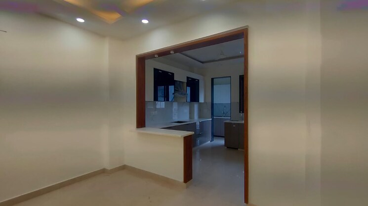 Room, sector 14 3 Bedroom 250 Sq.Yd. Builder Floor In Sector 14 Gurgaon 9323051