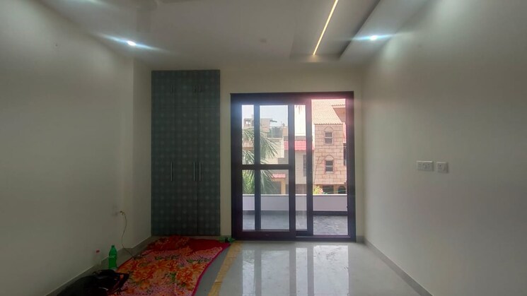 Room, sector 14 3 Bedroom 250 Sq.Yd. Builder Floor In Sector 14 Gurgaon 9323051
