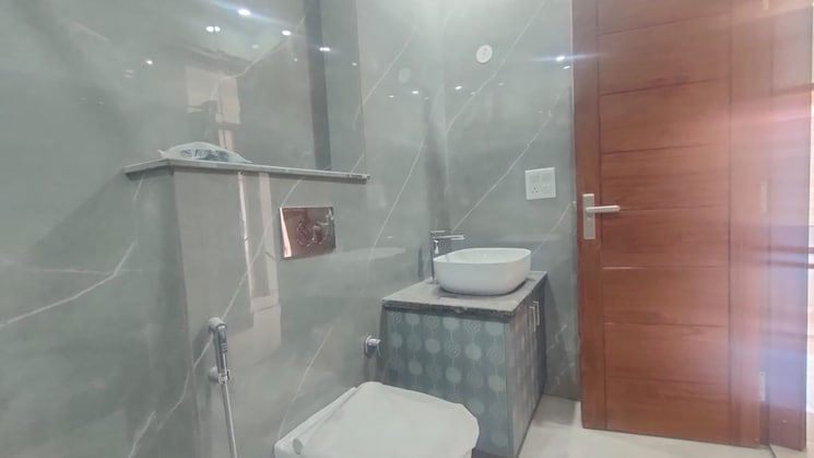 Bathroom, sector 14 3 Bedroom 250 Sq.Yd. Builder Floor In Sector 14 Gurgaon 9323051