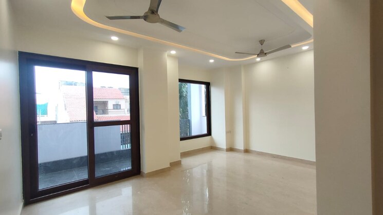 Room, sector 14 3 Bedroom 250 Sq.Yd. Builder Floor In Sector 14 Gurgaon 9323051