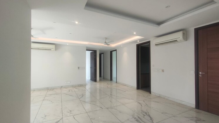 Room, sector 14 4 Bedroom 727 Sq.Yd. Builder Floor In Sector 14 Gurgaon 9323023