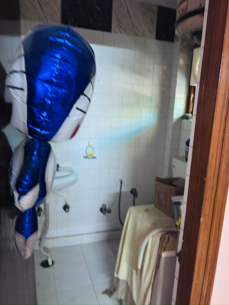 Bathroom, ip extension 2 Bedroom 1100 Sq.Ft. Apartment In Ip Extension Delhi 9323061