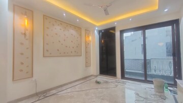 Room in 3 BHK Builder Floor at Sector 15 – for Sale