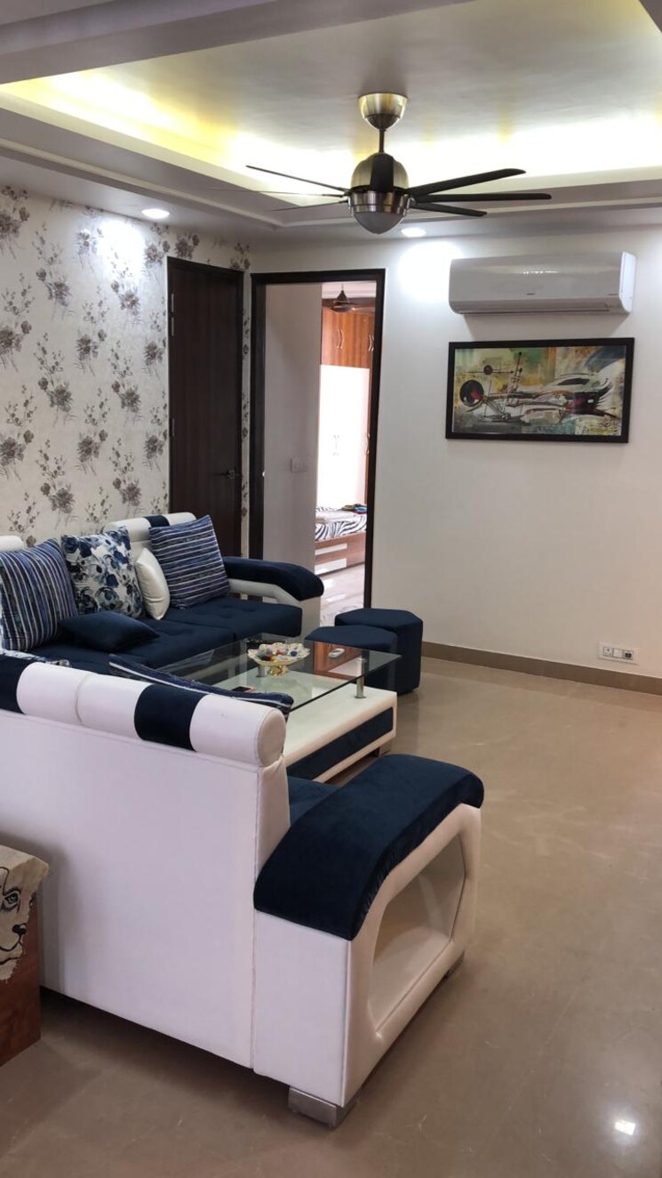 Living Room, sector 14 4 Bedroom 250 Sq.Yd. Builder Floor In Sector 14 Gurgaon 9323054
