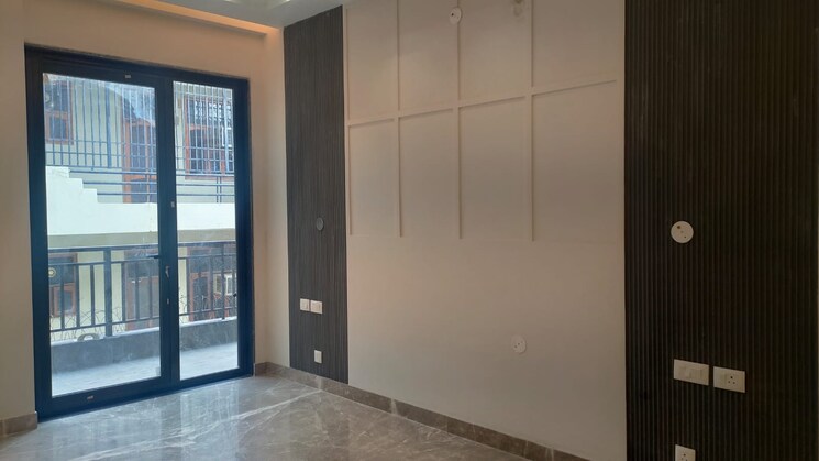 Room, sector 15 4 Bedroom 375 Sq.Yd. Builder Floor In Sector 15 Gurgaon 9323070