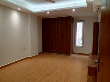Room in 4 BHK Builder Floor at Ansal Sushant Lok I, Sector 43 – for Sale