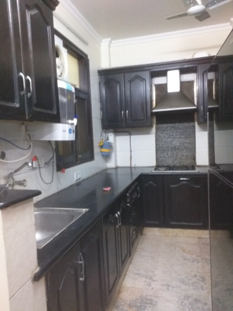 Kitchen, east patel nagar 3 Bedroom 1850 Sq.Ft. Builder Floor In East Patel Nagar Delhi 9323092