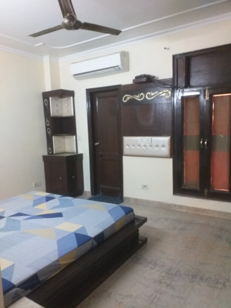 Bedroom, east patel nagar 3 Bedroom 1850 Sq.Ft. Builder Floor In East Patel Nagar Delhi 9323092