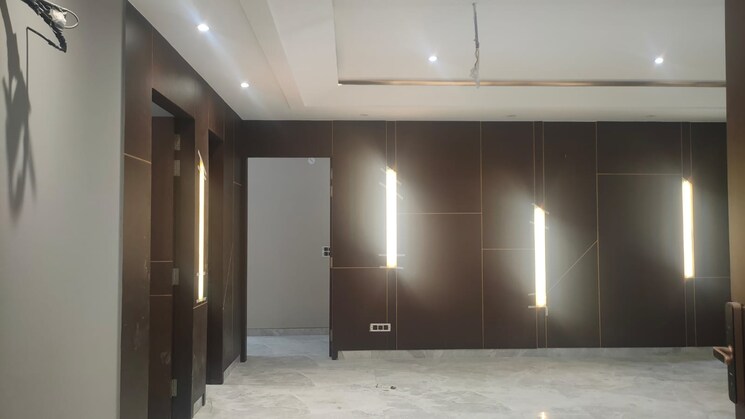 Room, sector 15 4 Bedroom 502 Sq.Yd. Builder Floor In Sector 15 Gurgaon 9323079