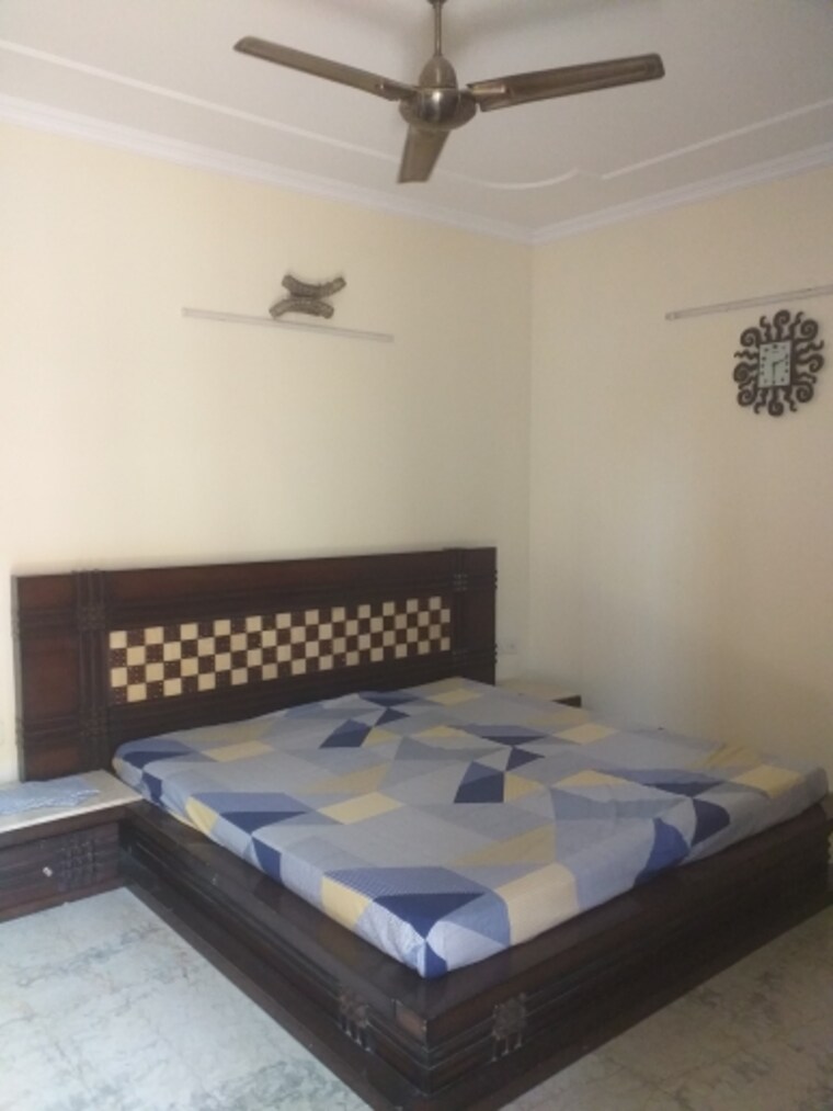 Bedroom, east patel nagar 3 Bedroom 1850 Sq.Ft. Builder Floor In East Patel Nagar Delhi 9323092