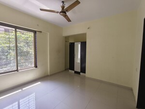 Room in 1 BHK Apartment at Rosa Classique, Kasarvadavali – for Rent
