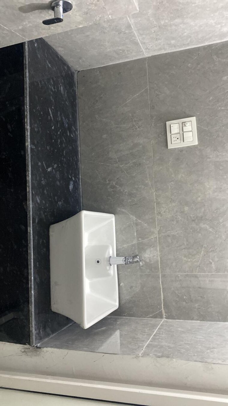 Bathroom, bliss-orra 3 Bedroom 1960 Sq.Ft. Apartment In Ambala Highway Zirakpur 9323094