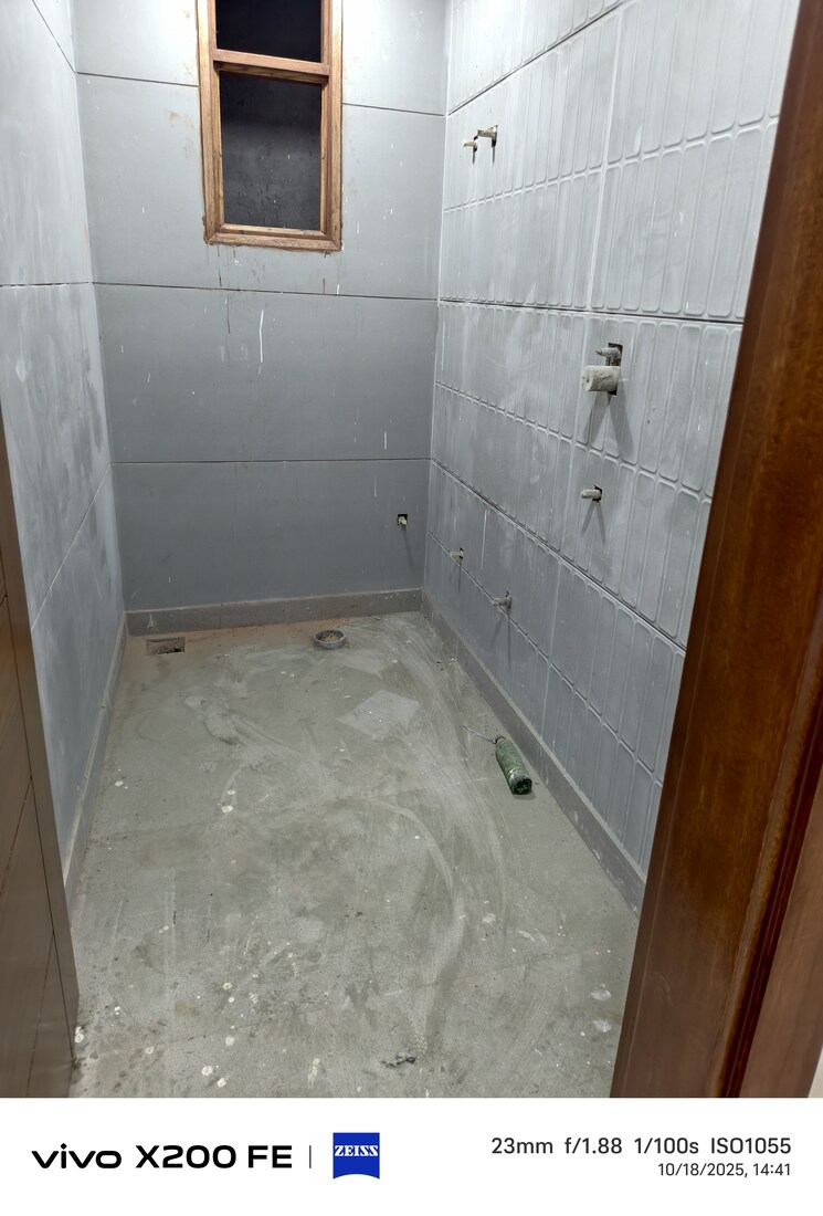 Bathroom, palam 3 Bedroom 850 Sq.Ft. Builder Floor In Palam Delhi 9323109