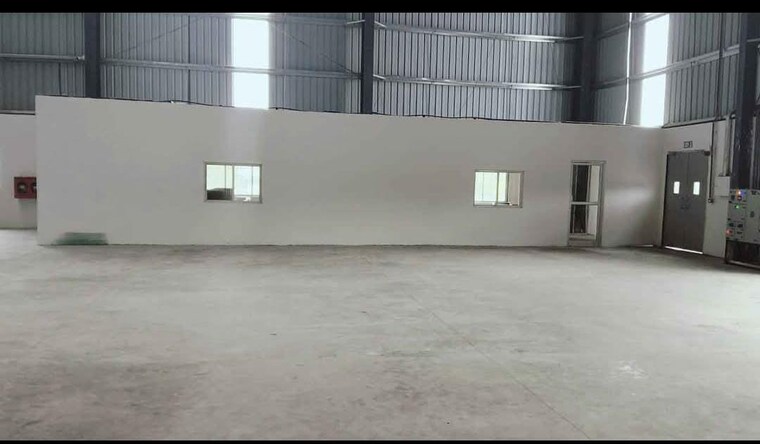 Room, ajita-chs Commercial Warehouse 250000 Sq.Ft. In Thane East Thane 9323148