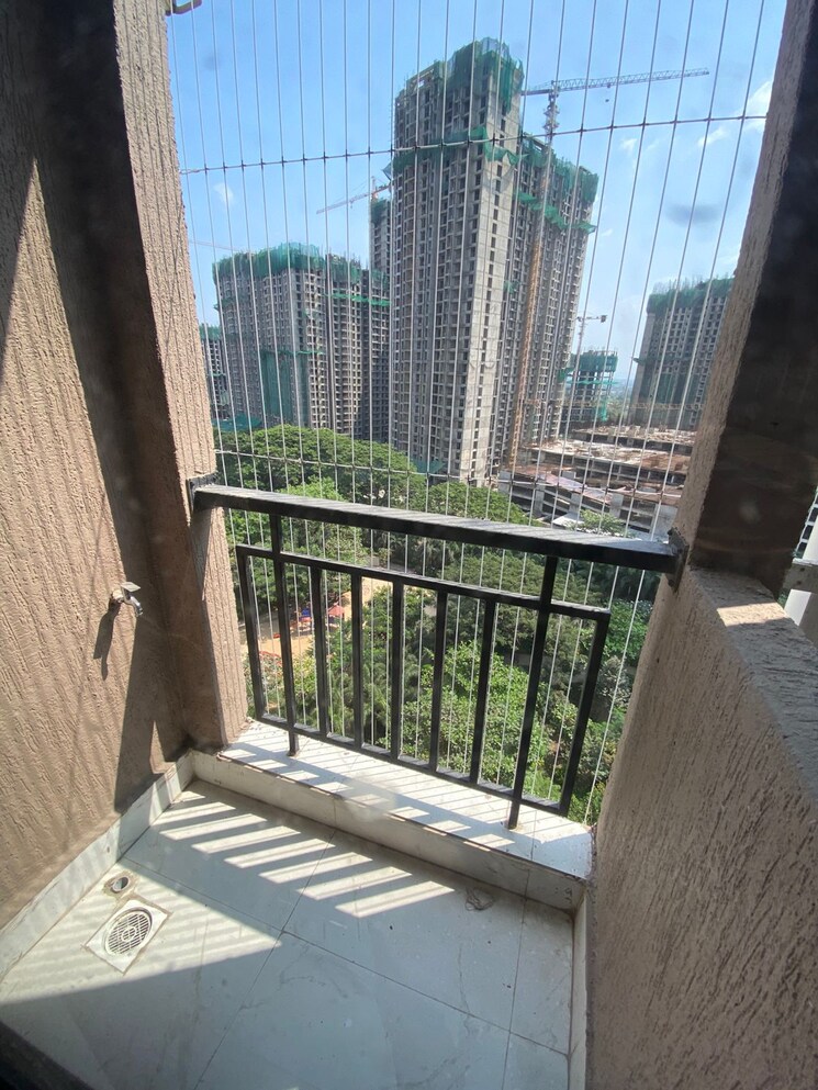 Balcony, runwal-gardens 1.5 Bedroom 535 Sq.Ft. Apartment In Dombivli East Thane 9323154