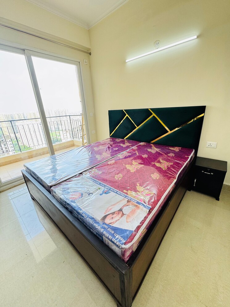 Bedroom, amrapali-crystal-homes 3 Bedroom 1700 Sq.Ft. Apartment In Sector 76 Noida 9323261