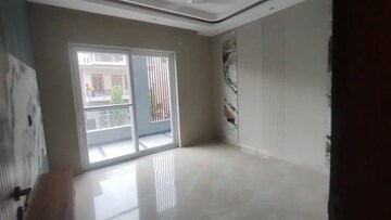 Room in 3 BHK Builder Floor at Sector 9 – for Sale