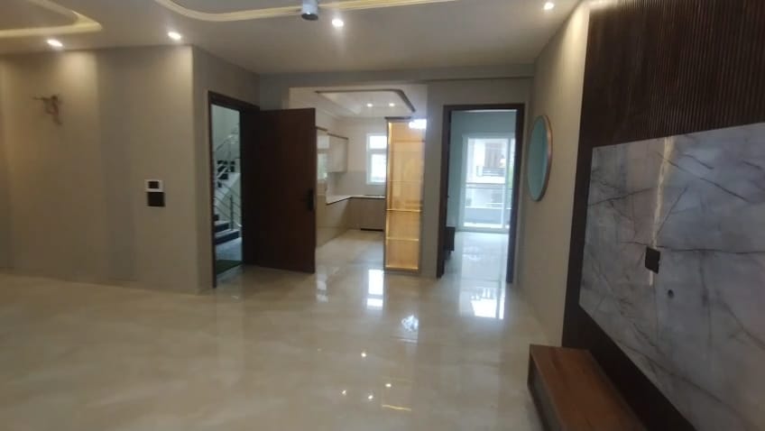 3 BHK Builder Floor For Sale in Sector 9
