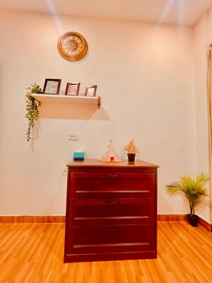 Furnished Amenities in 1 BHK Apartment at Pearl Haven, Bandra West – for Rent