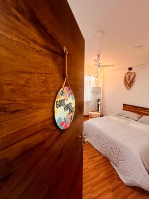 Furnished Amenities in 1 BHK Apartment at Pearl Haven, Bandra West – for Rent