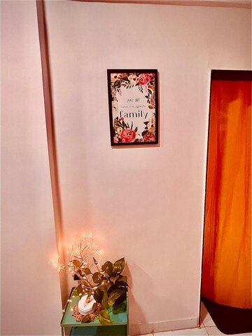Furnished Amenities in 1 BHK Apartment at Pearl Haven, Bandra West – for Rent