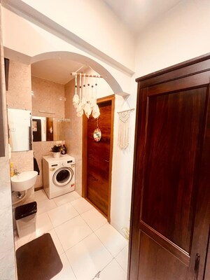 Furnished Amenities in 1 BHK Apartment at Pearl Haven, Bandra West – for Rent