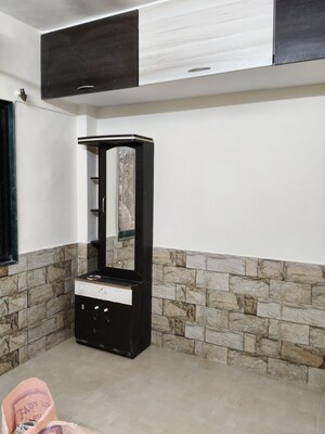 Room in 1 BHK Apartment at Sagar Avenue, Santacruz East – for Rent