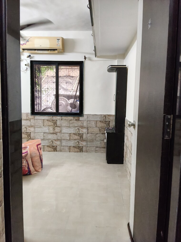 Room, sagar-avenue 1 Bedroom 500 Sq.Ft. Apartment In Santacruz East Mumbai 9323307
