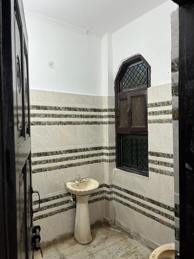 Bathroom, alpha-1-rwa 2 Bedroom 60 Sq.Mt. Independent House In Alpha 1 Greater Noida Greater Noida 9323319