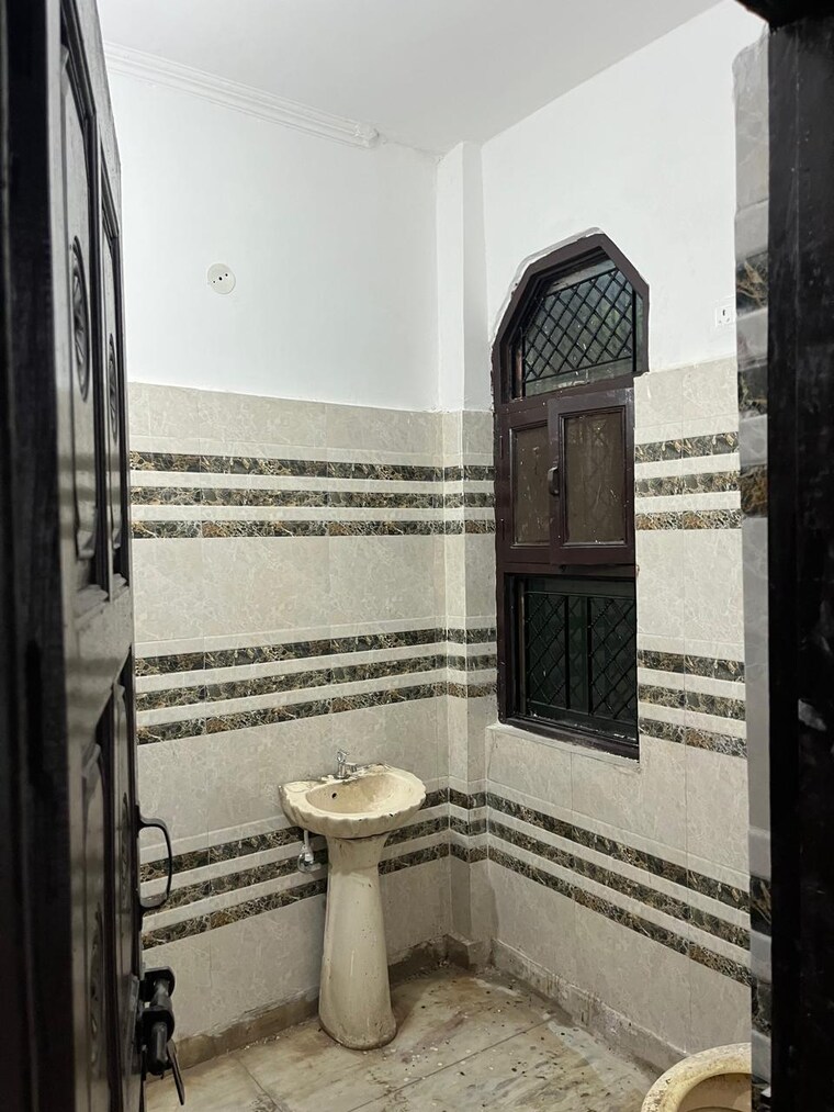 Bathroom, alpha-1-rwa 2 Bedroom 60 Sq.Mt. Independent House In Alpha 1 Greater Noida Greater Noida 9323319