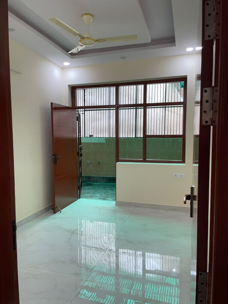 Room, gamma-shopping-mall 2 Bedroom 80 Sq.Mt. Independent House In Gamma I Greater Noida Greater Noida 9323344