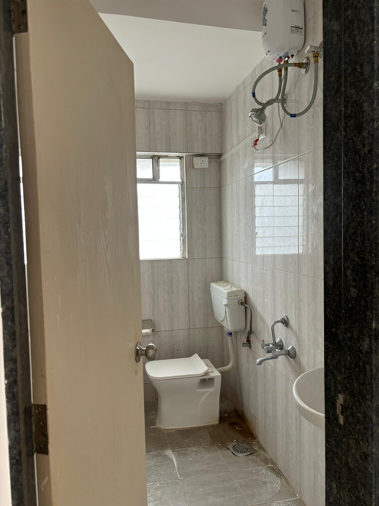 Bathroom, gera-shrishti 1 RK 358 Sq.Ft. Apartment In Wagholi Pune 9323378