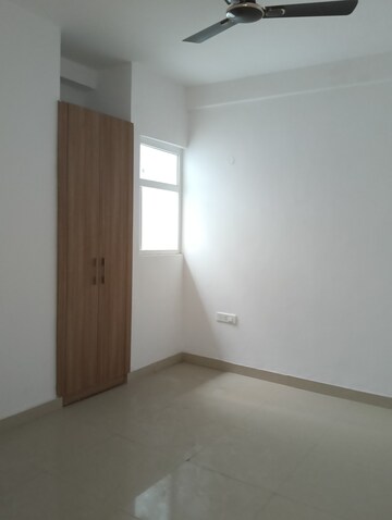 Room in 4 BHK Apartment at SS Linden, Sector 84 – for Sale