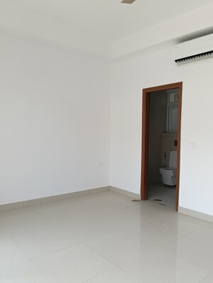 Room in 4 BHK Apartment at SS Linden, Sector 84 – for Sale