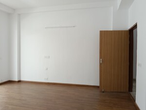 Room in 4 BHK Apartment at SS Linden, Sector 84 – for Sale